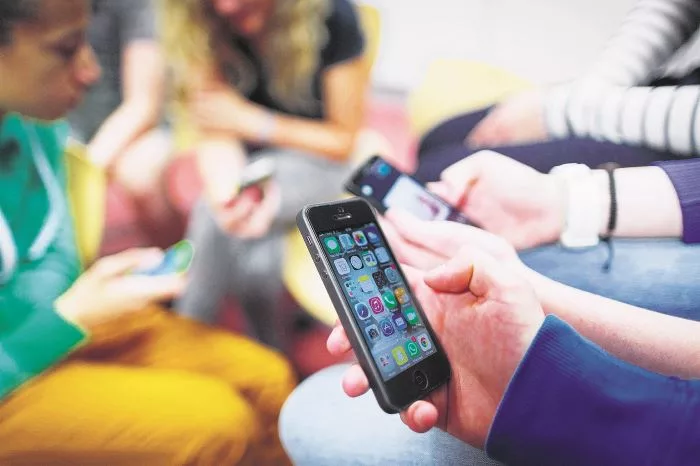 Larangan Akaun Media Sosial Bawah 16 Tahun, Hanya Akaun Kendalian Ibu Bapa Dibenarkan