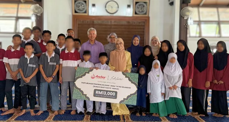Penangan Bella Astillah! Jualan Kuih Raya ‘Sold Out’ 5 Minit, Raih RM13,000 Untuk Anak Yatim