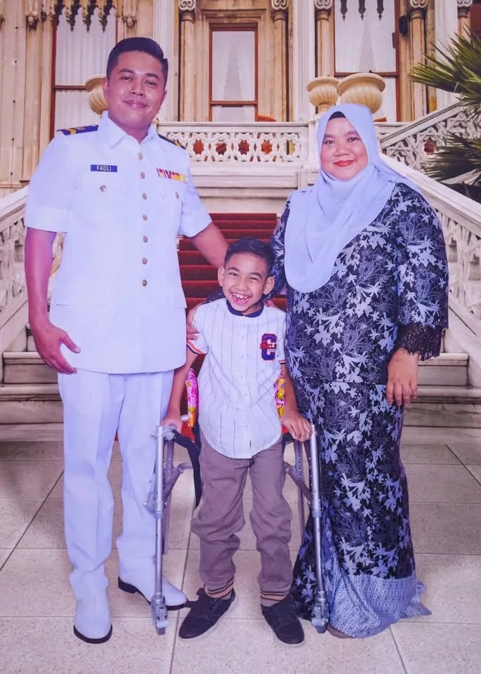 Perjuangan Besarkan Anak Cerebral Palsy, Kisah Ibu Bapa Ini Jadi Inspirasi Ramai