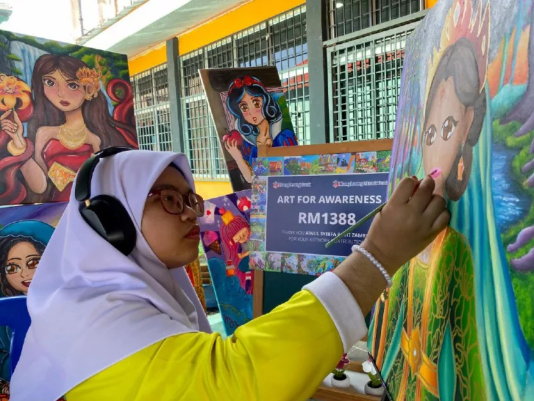 Ainul Syeefa, Remaja Autistik 15 Tahun Dengan Bakat Melukis Luar Biasa