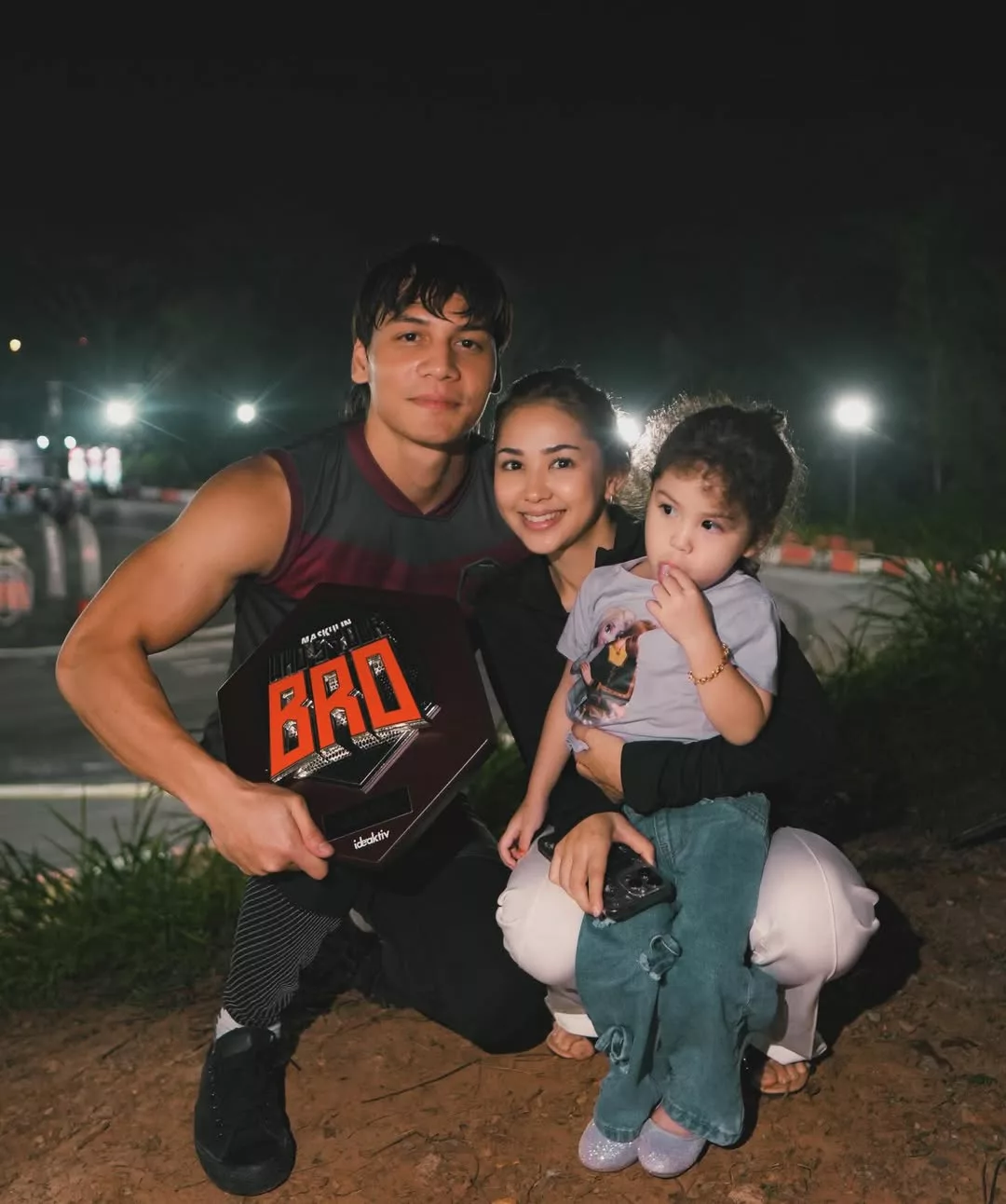 Ikmal Amry Umum Isteri Hamil Cahaya Mata Ketiga, Raya Terakhir Berempat