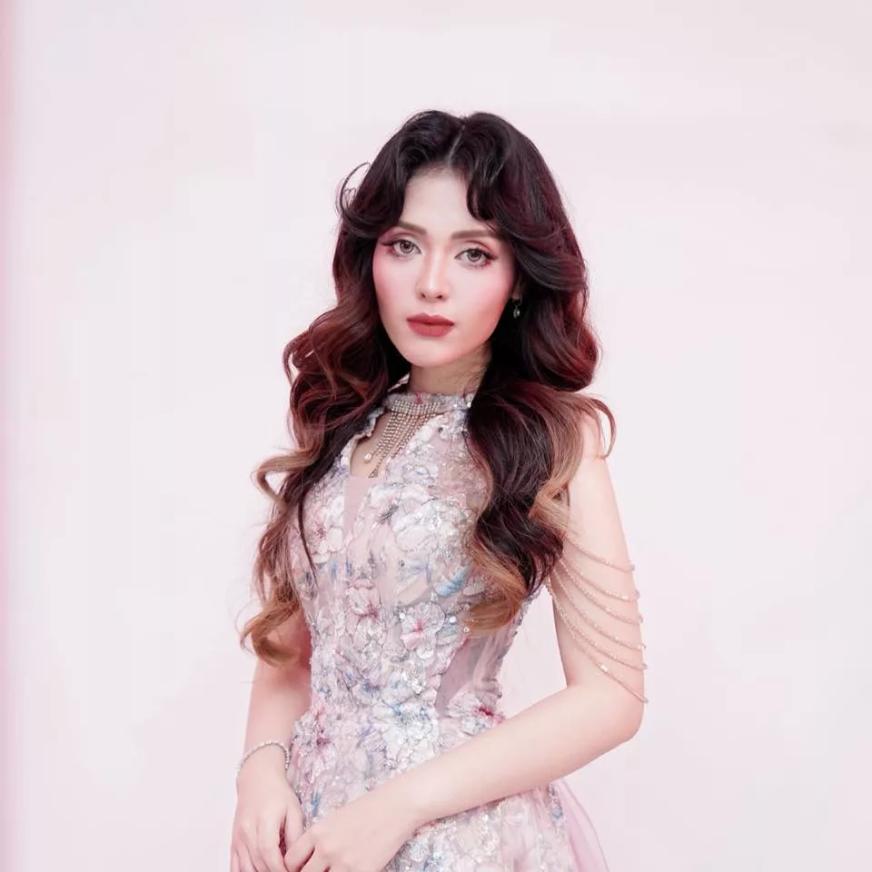 Pelakon Shatirah Amanda ‘Tersekat’ Di Paris Beberapa Minggu Akibat Konflik Asia Barat, Akhirnya Berjaya Pulang Ke Tanah Air