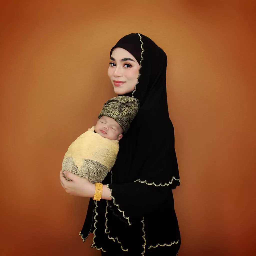 Genap Sebulan, Uyaina Arshad Dedah Nama Anak Ketiga, Pilih ‘Raja Uzayn’ Penuh Makna & Inspirasi