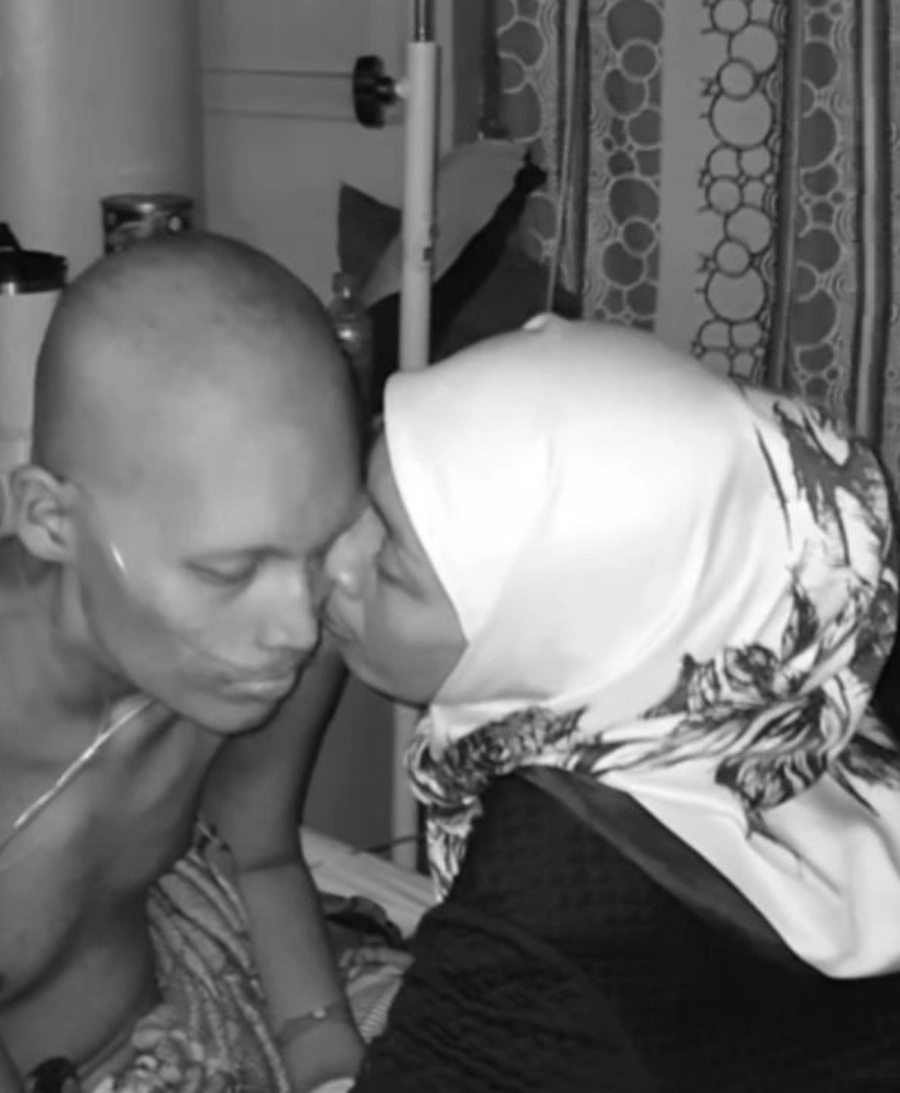 “Genap Sebulan Duhai Anak Solehku…” Amyza Aznan Setia Ziarah Pusara, Titip Doa Buat Arwah Andre