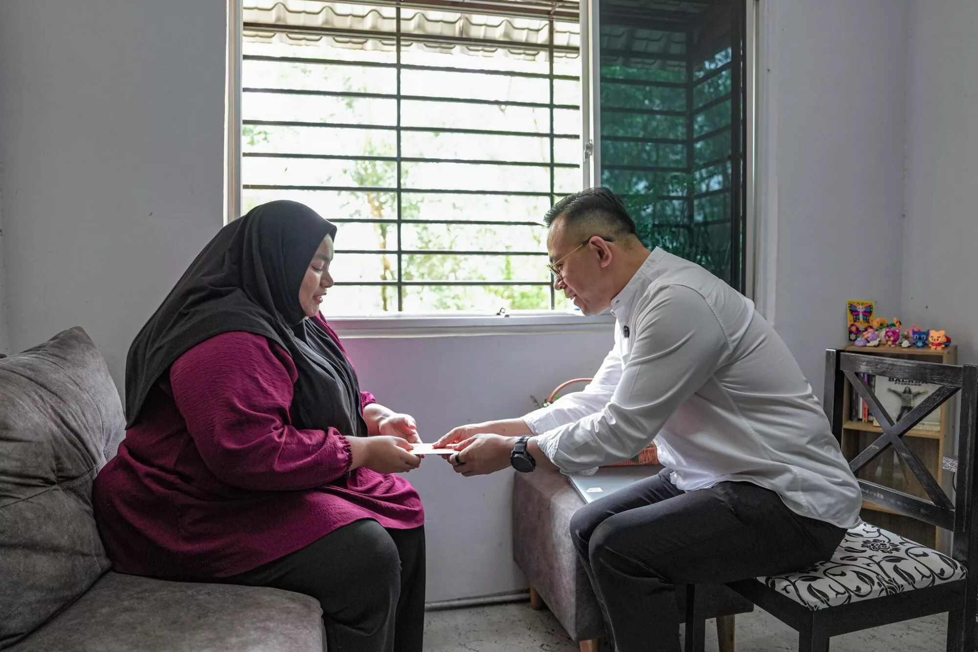 Anak Angkat YB Steven Sim Buktikan Kecekalan, Putri Raih 3 Kali Dekan Di UM Walau Diuji