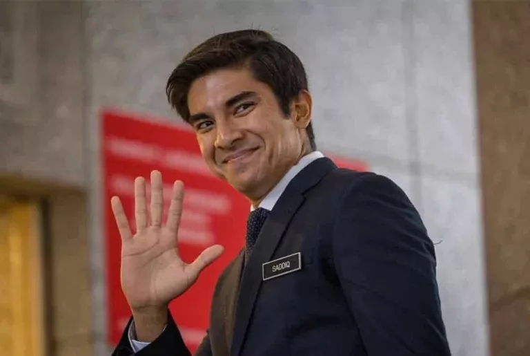 “Saya Ambil Pelbagai Kerja Sambilan” – Syed Saddiq Menyumbang RM50,000 Lagi Untuk Pendidikan Anak Muar