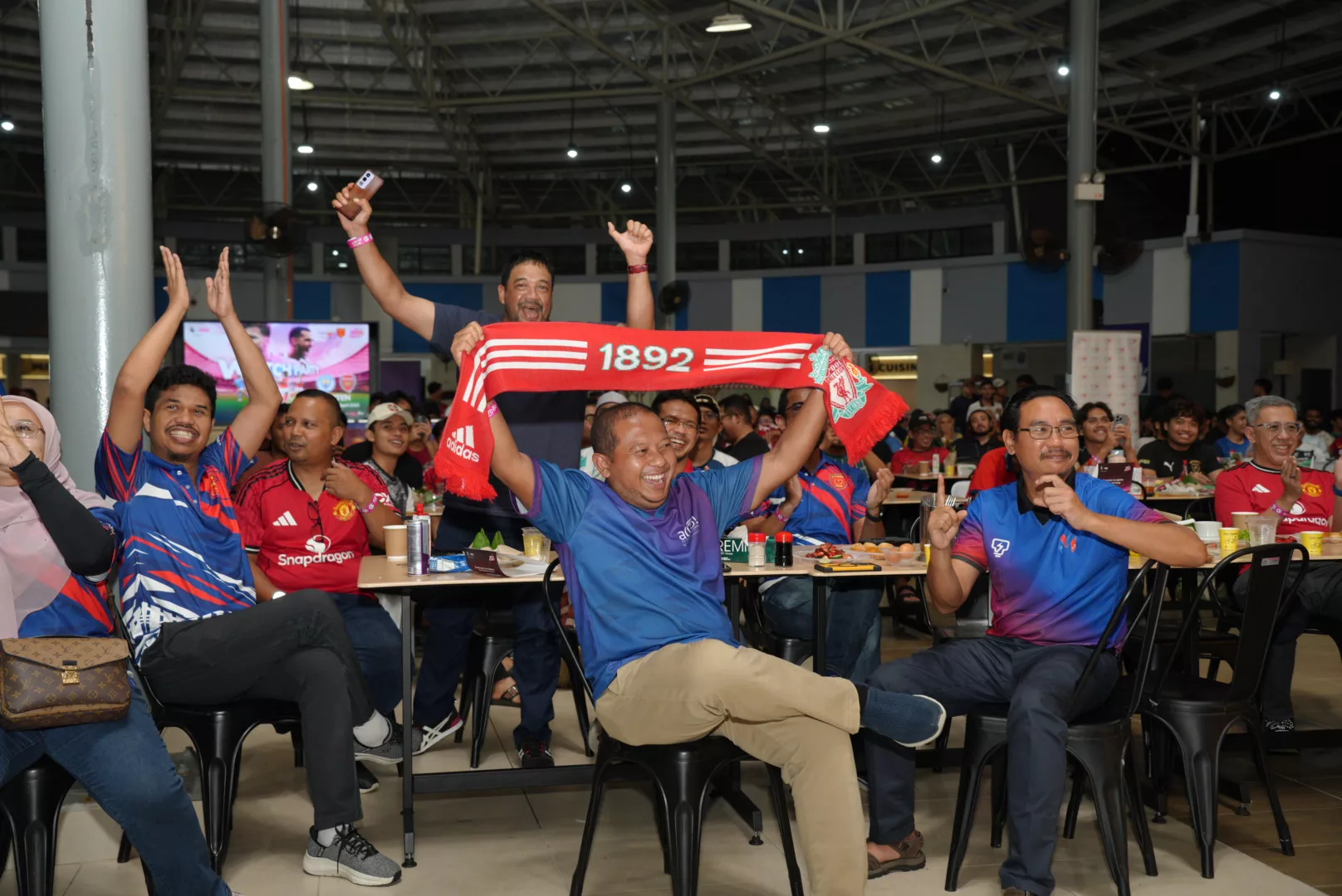 Astro BizOne Watch Party Hidupkan Semula Musim Premier League Di UNITEN