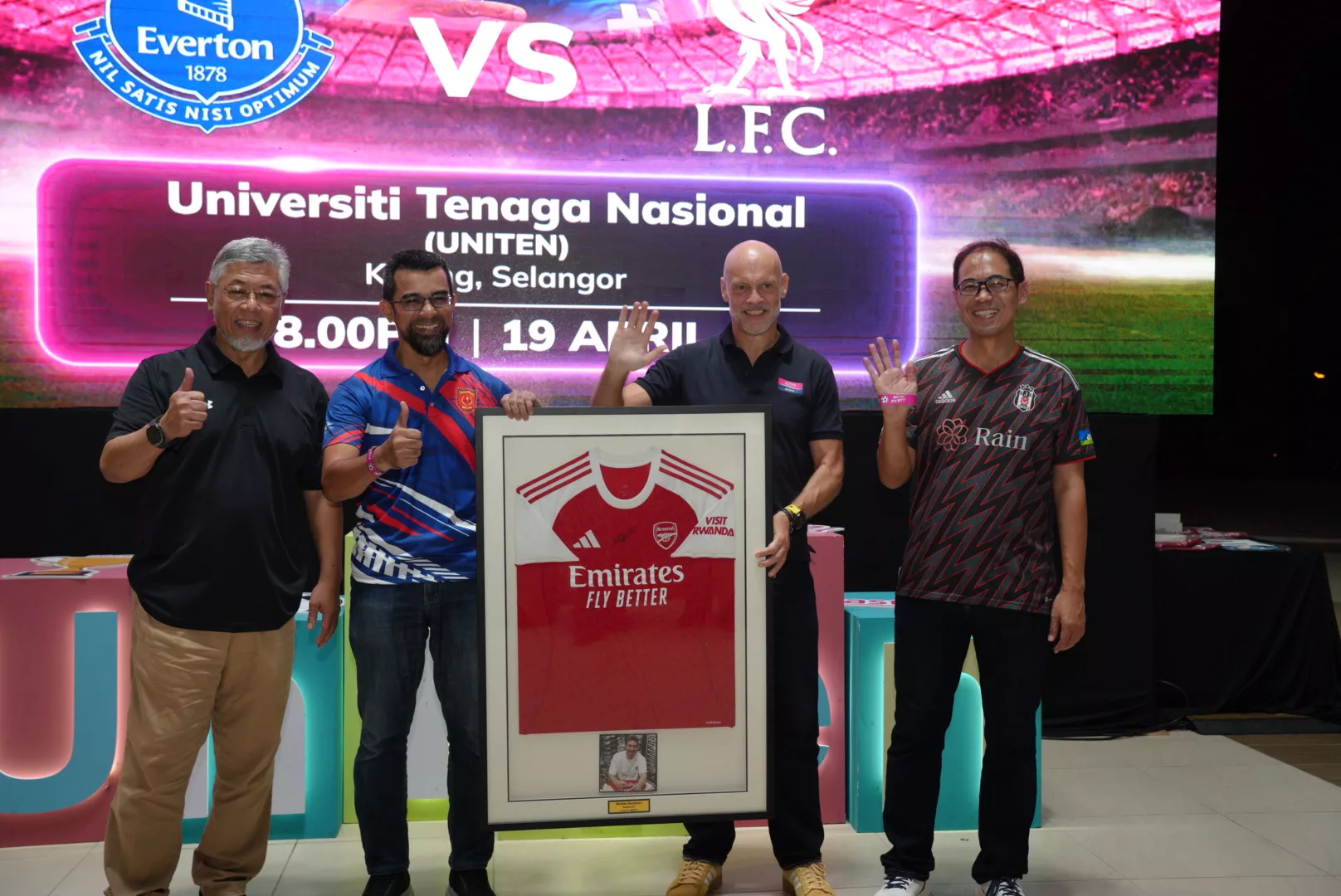 Astro BizOne Watch Party Hidupkan Semula Musim Premier League Di UNITEN