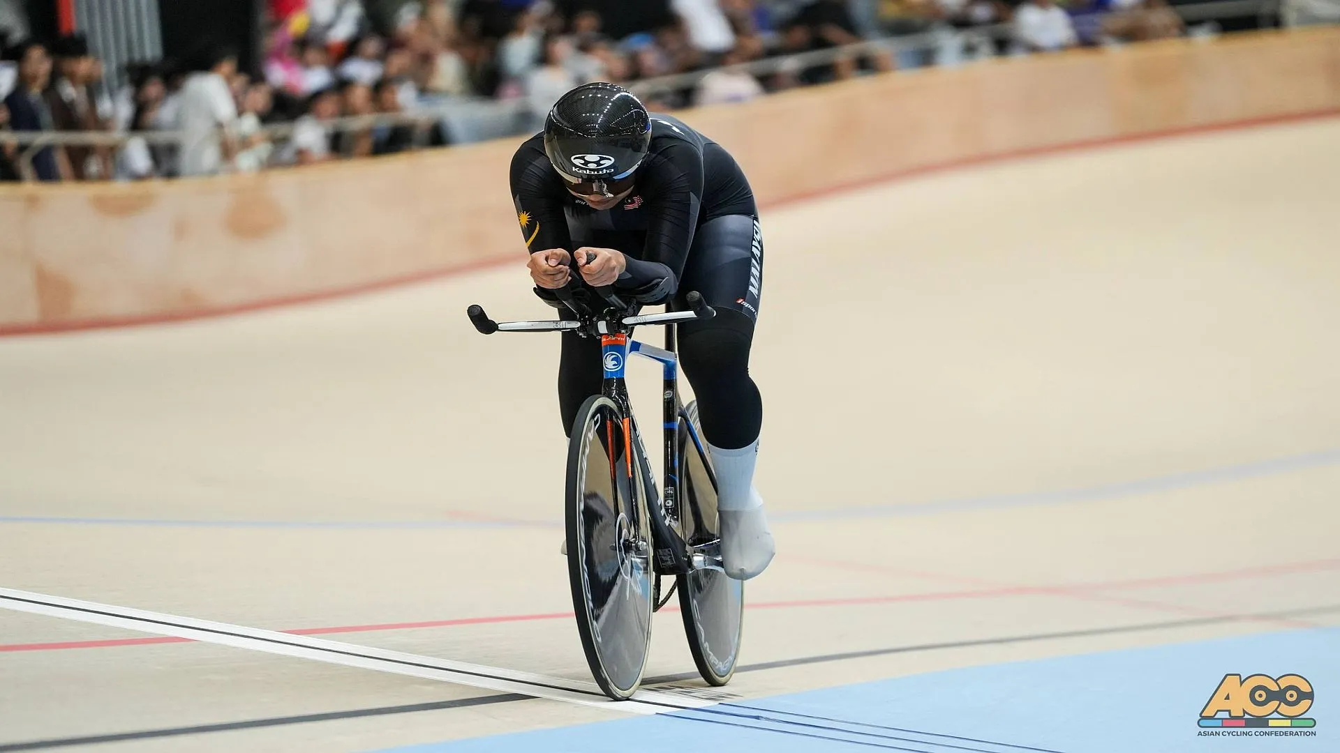 Bangkit Dari Kecewa, Atlet Remaja Berbasikal Trek Negara Ini Pecah Rekod Asia & Raih Emas!