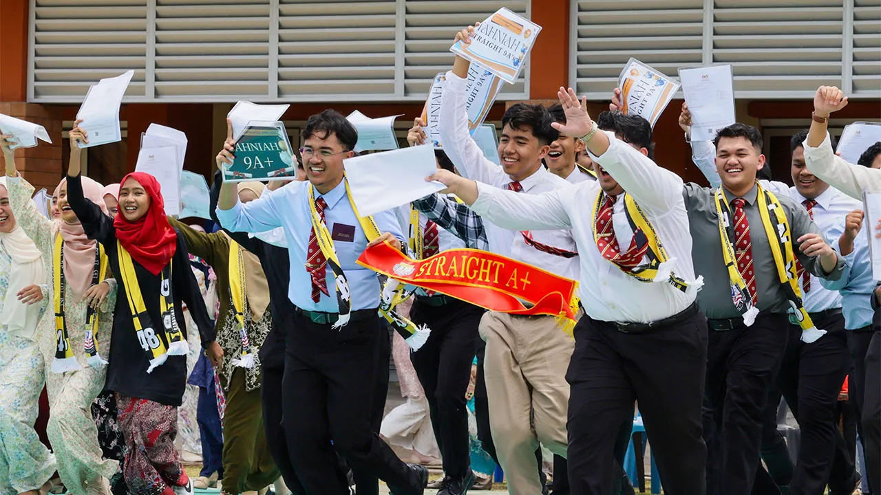 #SPM2025 Berita Baik! Pelajar 10A Ke Atas Terus Layak Ke Program Matrikulasi 7 #SPM2025 Berita Baik! Pelajar 10A Ke Atas Terus Layak Ke Program Matrikulasi