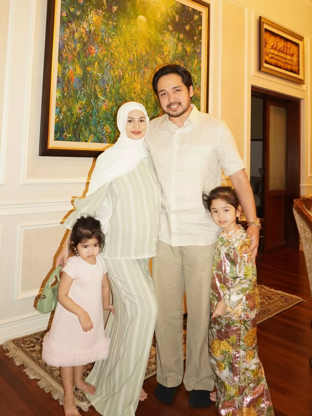 Izara Aishah Selamat Timang Cahaya Mata Ketiga, Siti Nurhaliza Luah Rasa Syukur 5 Izara Aishah Selamat Timang Cahaya Mata Ketiga, Siti Nurhaliza Luah Rasa Syukur