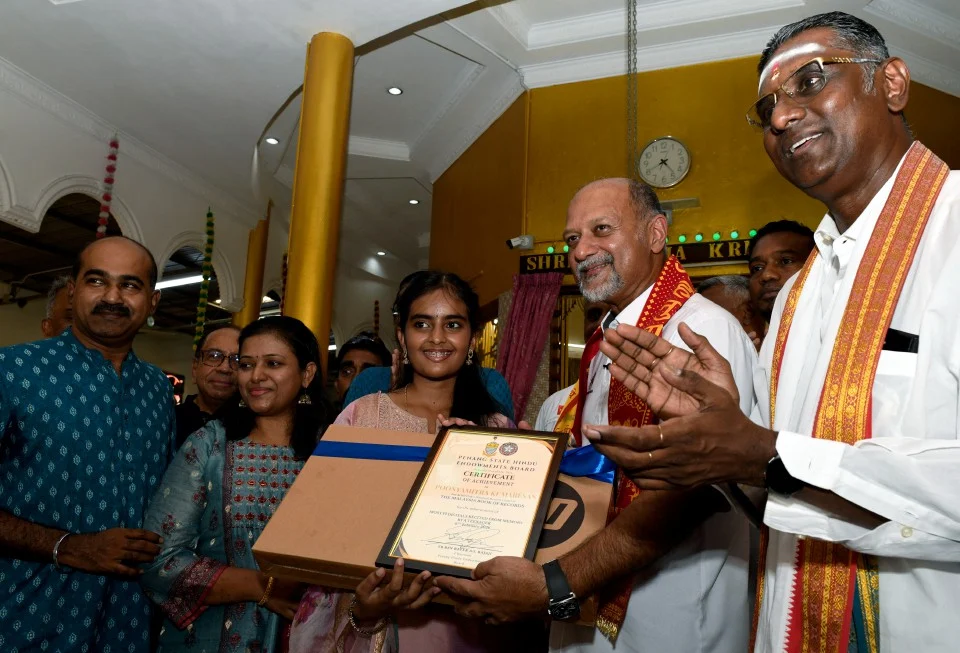 Remaja 14 Tahun Cipta Rekod Malaysia, Hafal 300 Digit Nombor Pi