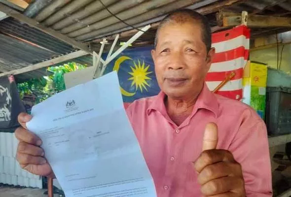 Usia 61 Tahun Bukan Penghalang, Warga Emas Ini Duduki SPM 2025 Cabar Keupayaan Diri