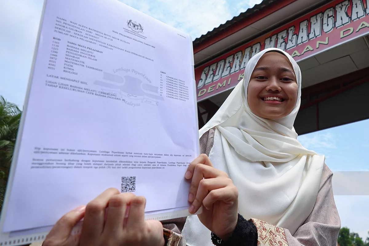 Anak Pekerja Kilang Raih 9A SPM, Wan Aleya Batrisyia Tekad Mahu Ubah Nasib Keluarga