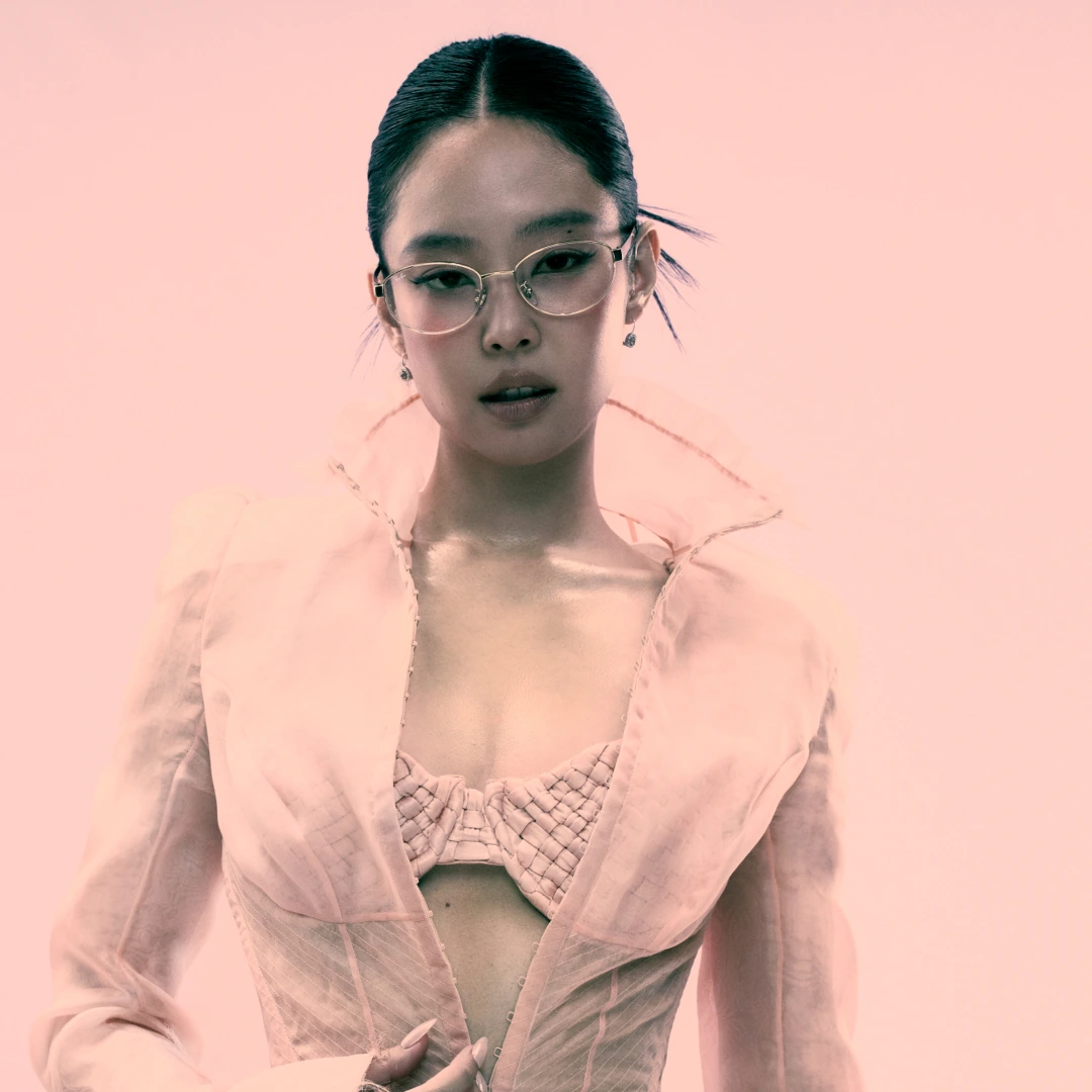 Aura Ikon Fesyen Makin Menyerlah, Jennie BLACKPINK Kini Duta Global Ray-Ban 7 Aura Ikon Fesyen Makin Menyerlah, Jennie BLACKPINK Kini Duta Global Ray-Ban