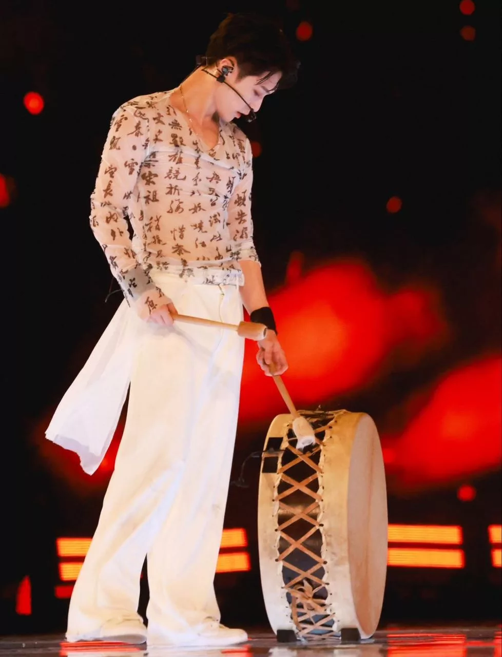 Konsert Lay Zhang Pecah Rekod Dunia! Pentas LED Terpanjang Jadi Tumpuan