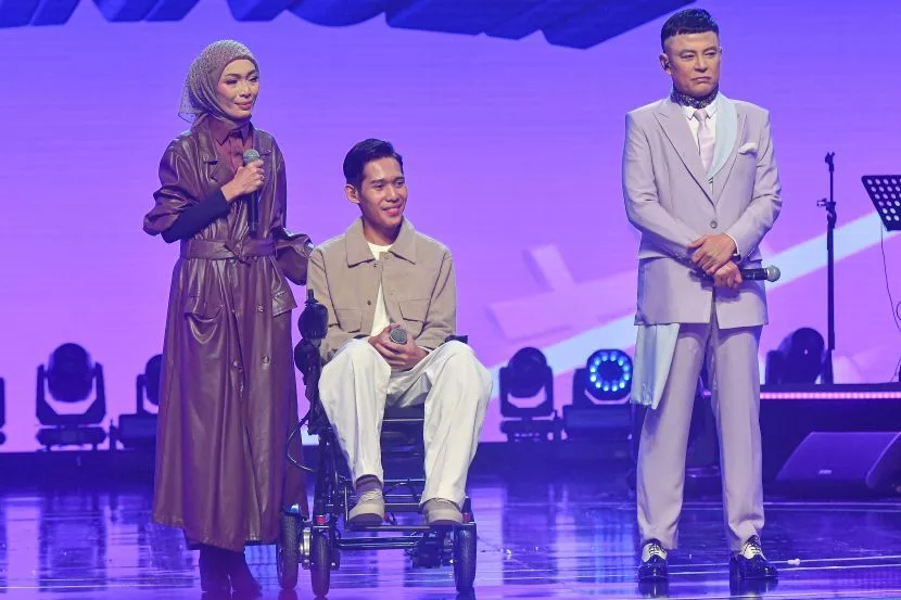 Shiha Zikir Tersentuh Dengar Suara Adrian Adam, Hasrat Hadiahkan Lagu Khas Buat Remaja Itu 5 Shiha Zikir Tersentuh Dengar Suara Adrian Adam, Hasrat Hadiahkan Lagu Khas Buat Remaja Itu