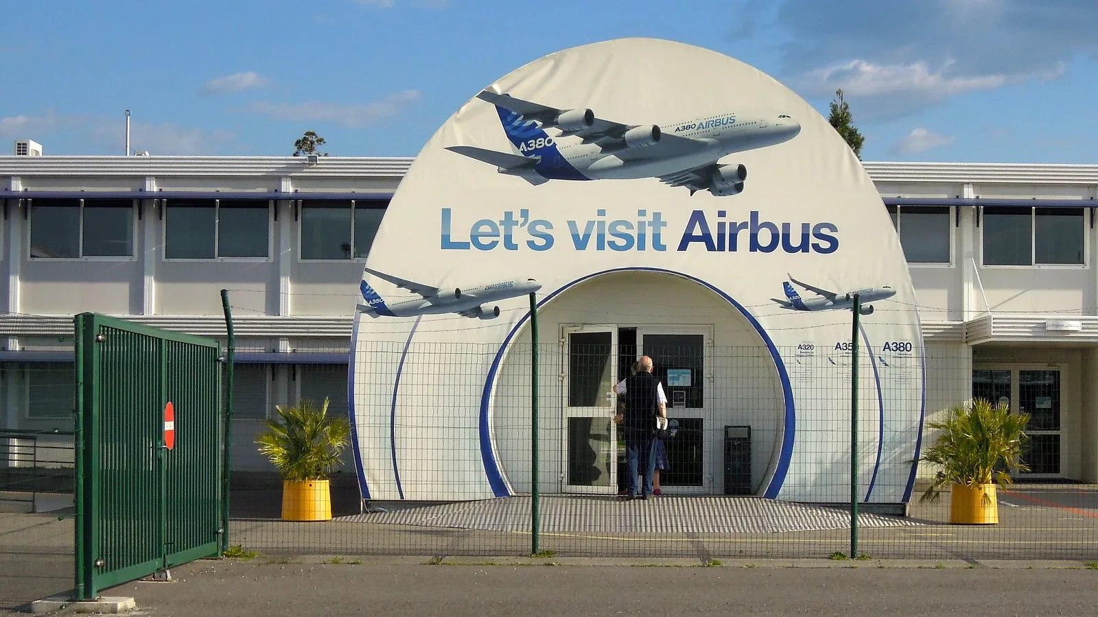 Anak Pahang Ini ‘Intern’ Di Airbus Perancis, Bukti Anak Malaysia Mampu ‘Terbang’ Jauh!