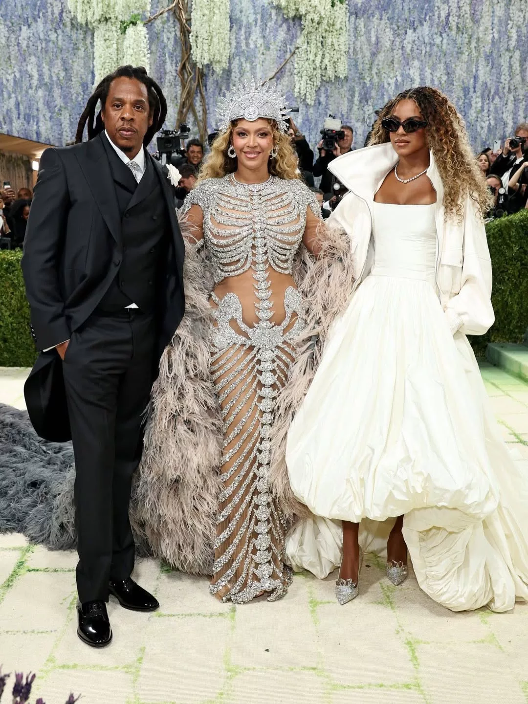 Stylist Beyoncé Gayakan Rekaan Anak Malaysia Di Met Gala, Tembus Muka Depan Wall Street Journal! 8 Stylist Beyoncé Gayakan Rekaan Anak Malaysia Di Met Gala, Tembus Muka Depan Wall Street Journal!