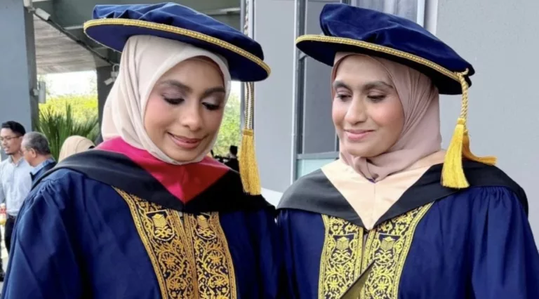 Kongsi Pentas Konvokesyen, Dua Beradik Dedikasi Kejayaan PhD Buat Arwah Ibu Bapa