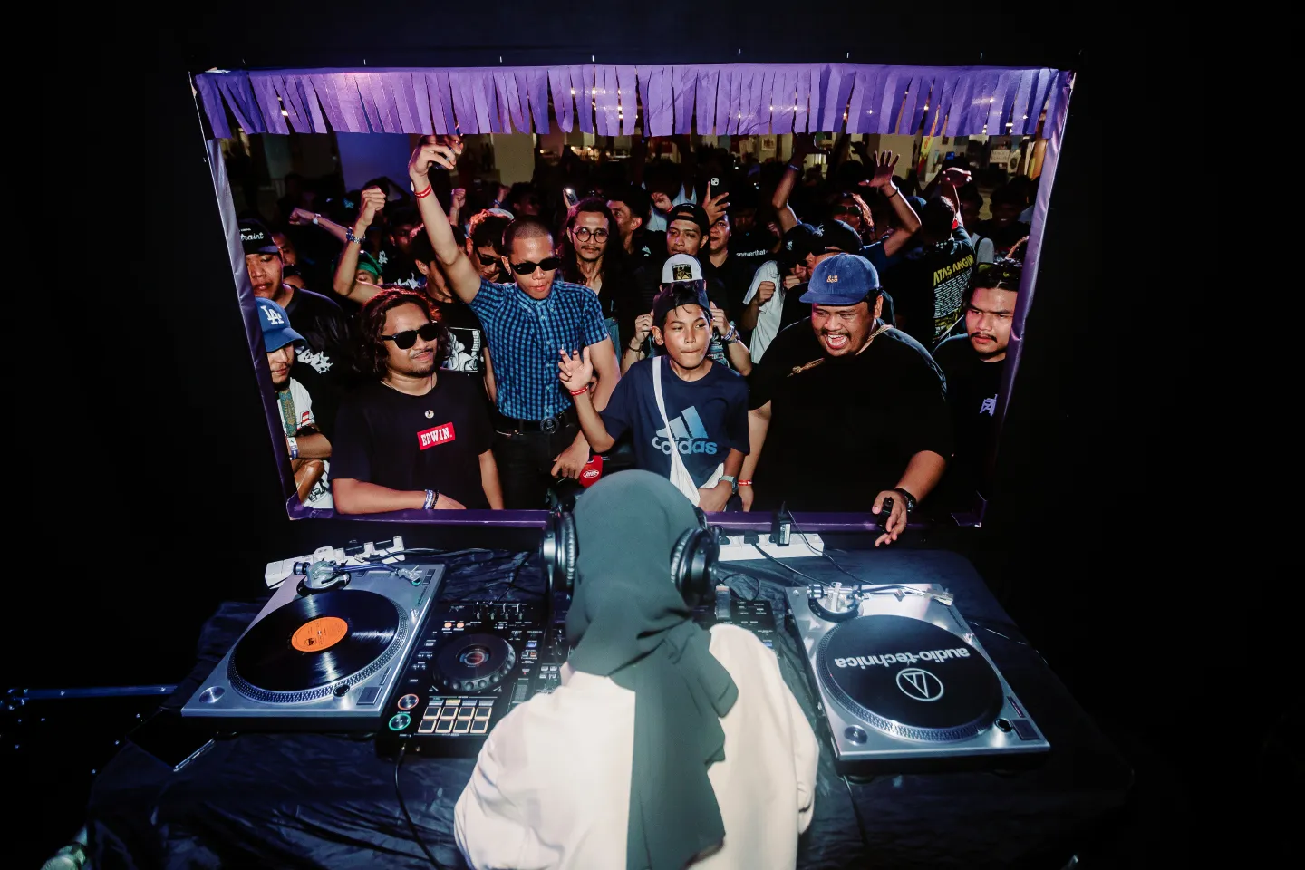 DJ Berhijab Dari Ipoh, Miko Naiko Cipta Sejarah Tersendiri Di Pentas Muzik Antarabangsa