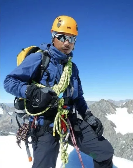 Pendaki Negara Berjaya Takluk Gunung Tertinggi Dunia Bersama Pasukan Antarabangsa. Tahniah! 5 Pendaki Negara Berjaya Takluk Gunung Tertinggi Dunia Bersama Pasukan Antarabangsa. Tahniah!