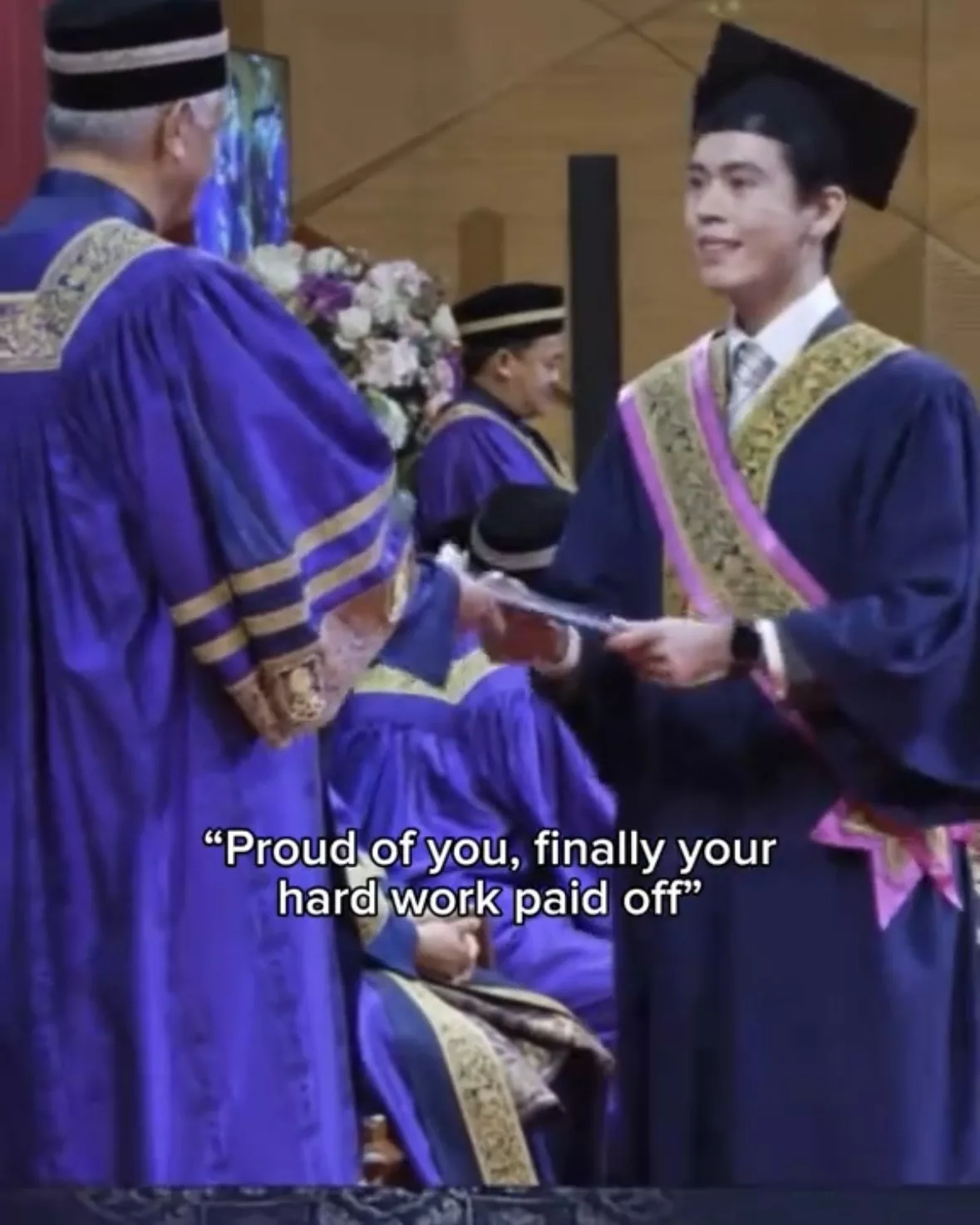 Penuntut UiTM Buat Lebih 10 Kerja Sambilan, Akhirnya Genggam Anugerah Naib Canselor!