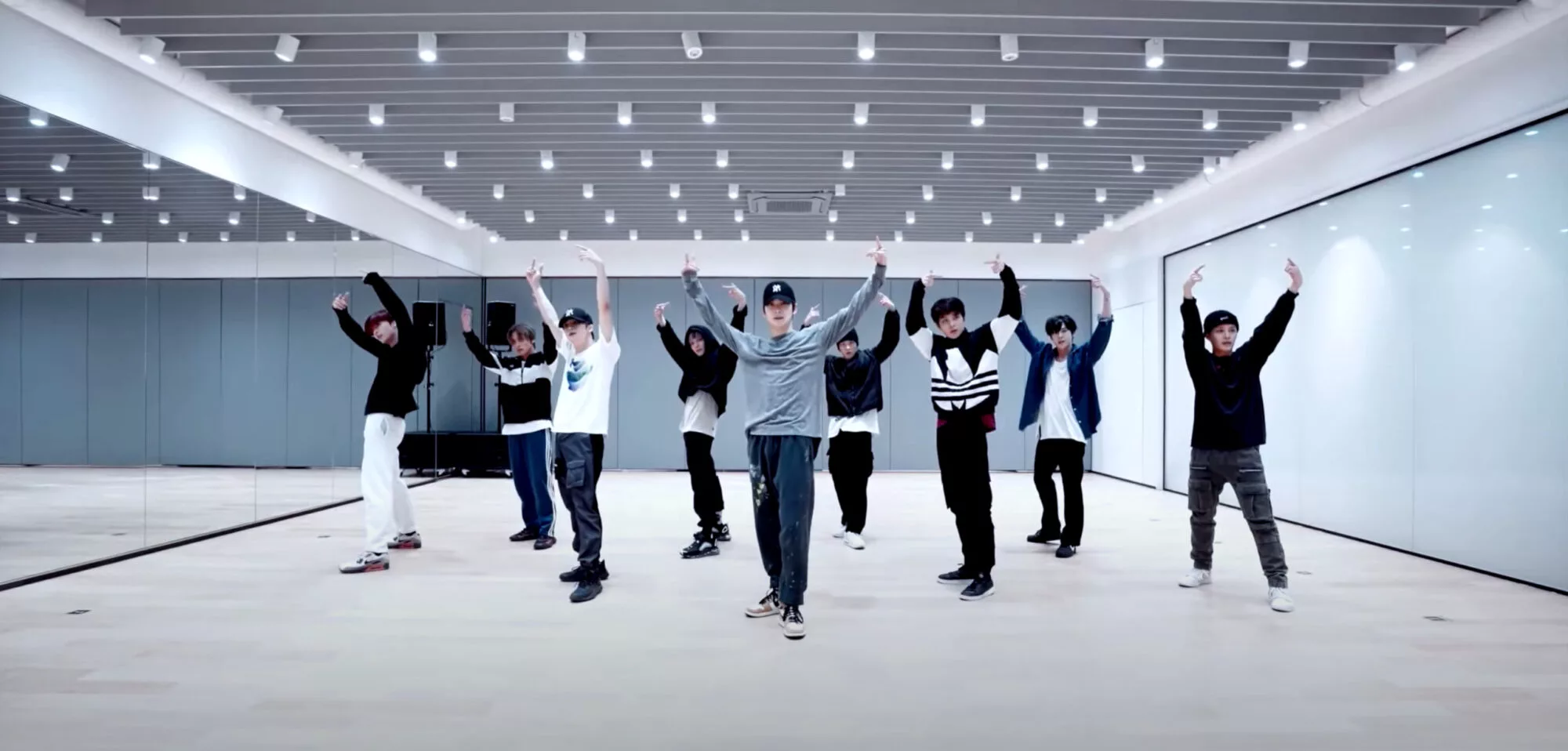 Pelatih K-Pop Jepun Disekat Keluar Korea, Didakwa Langgar Kontrak & ‘Lesap’ Sebelum Debut