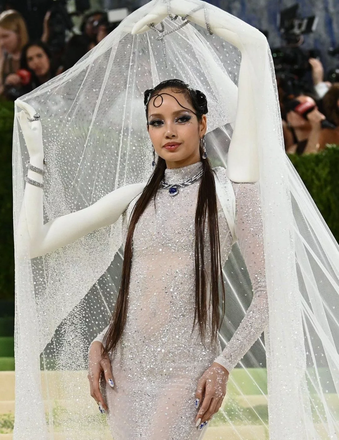 Met Gala 2026: Lisa BLACKPINK Tampil Bak Pengantin Futuristik, Busana Mewah Makan Masa Hampir 3,000 Jam Untuk Disiapkan