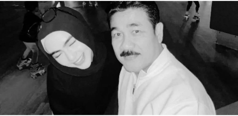 “Saya Rindu Segala-Galanya.. Dia Pergi Di Depan Saya” –Erysha Emyra Kongsi Detik Akhir Bersama Arwah Bapa