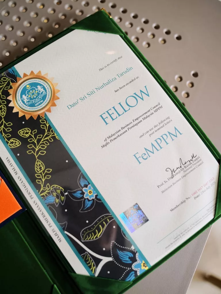 Siti Nurhaliza Terima Anugerah Felo MPPM, Terus Raih Pengiktirafan Selepas Ijazah Sarjana Kehormat