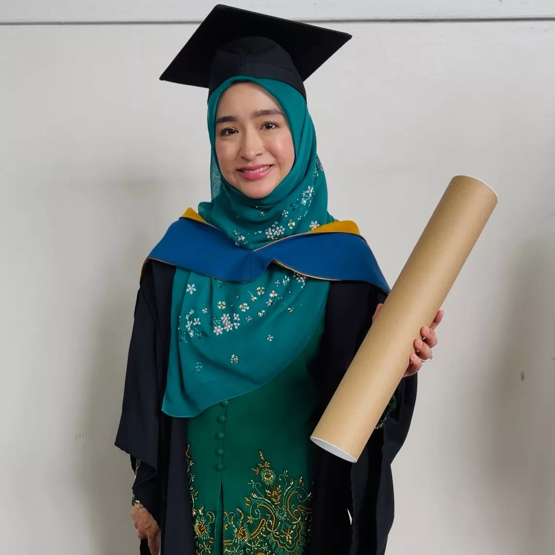 #GirlPower Tahniah! Anak Ziela Jalil Ukir Kejayaan Dalam Bidang Perubatan Di Ireland 9 #GirlPower Tahniah! Anak Ziela Jalil Ukir Kejayaan Dalam Bidang Perubatan Di Ireland