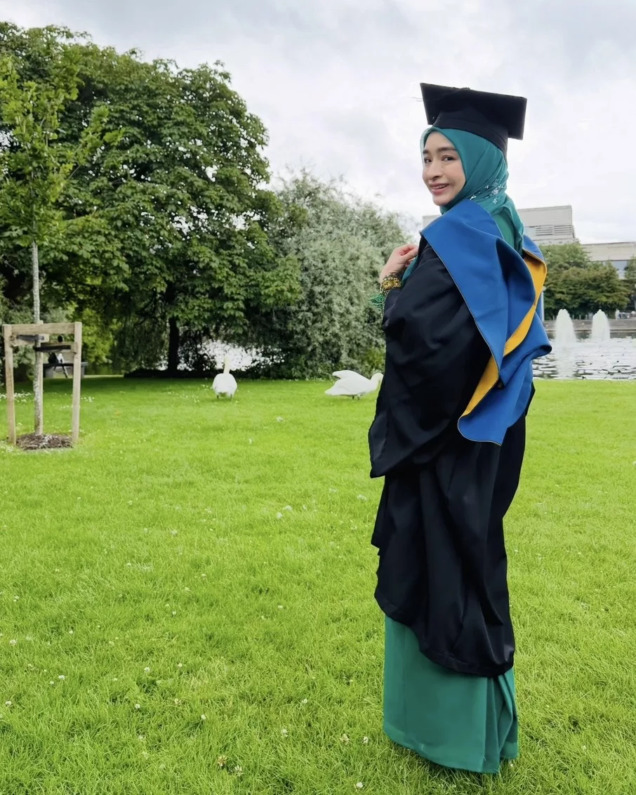 #GirlPower Tahniah! Anak Ziela Jalil Ukir Kejayaan Dalam Bidang Perubatan Di Ireland 7 #GirlPower Tahniah! Anak Ziela Jalil Ukir Kejayaan Dalam Bidang Perubatan Di Ireland
