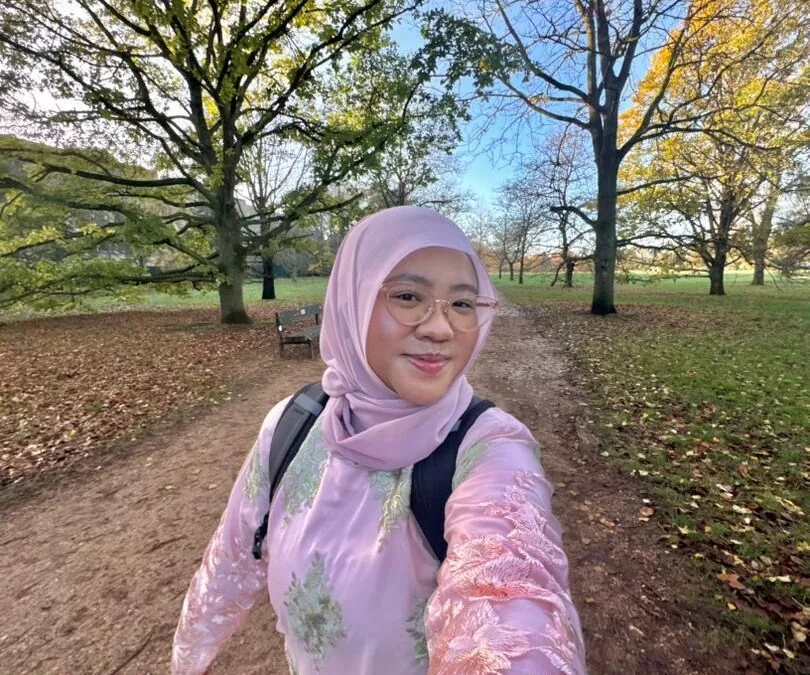 Ibu Gigih Berniaga Burger Siang Malam, Anak Tunggal Kini Berjaya Ke Universiti Oxford!