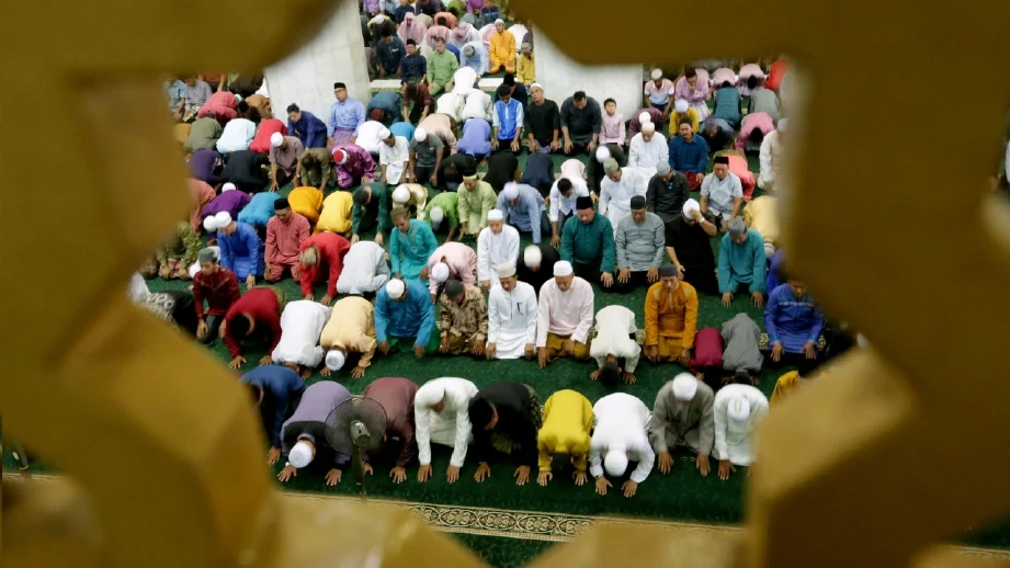 Kekal Utamakan Masjid, Sultan Selangor Tidak Perkenan Solat Jumaat Di Surau Pusat Beli-Belah