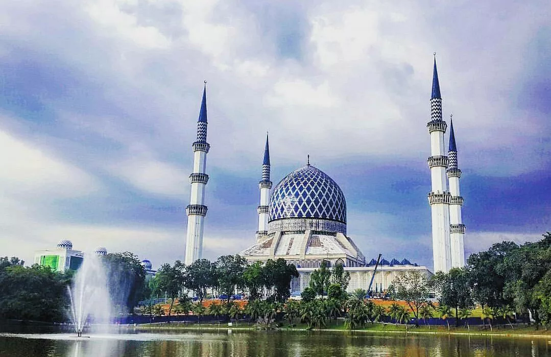 Kekal Utamakan Masjid, Sultan Selangor Tidak Perkenan Solat Jumaat Di Surau Pusat Beli-Belah
