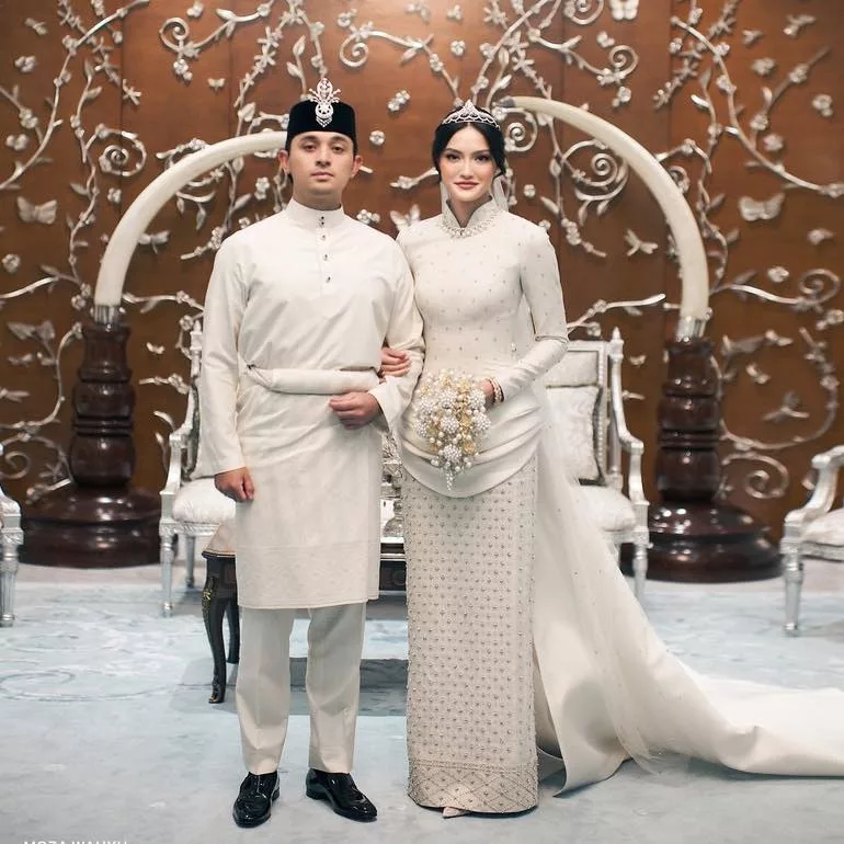 Sultan Pahang, Tengku Ampuan Timang Cucu Perempuan, Puteri Tengku Muhammad Selamat Dilahirkan 7 Sultan Pahang, Tengku Ampuan Timang Cucu Perempuan, Puteri Tengku Muhammad Selamat Dilahirkan