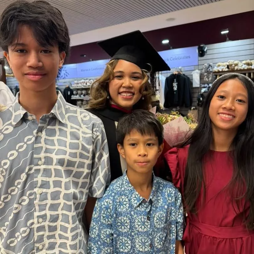 Anak Raih Kepujian Kelas Pertama Di UK, Tengku Zafrul Titip Pesanan Jangan Lupa Pulang Ke Malaysia