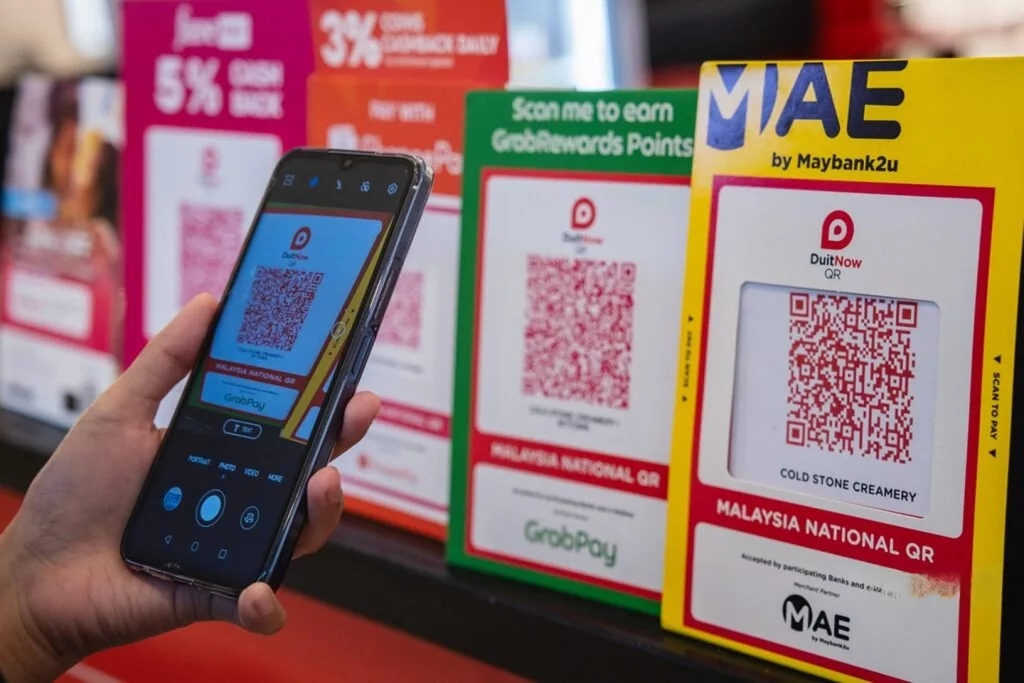 Sistem Pembayaran QR Malaysia Bakal Disatukan Menjelang Jun 2028, Ini Yang Anda Perlu Tahu... 25 Sistem Pembayaran QR Malaysia Bakal Disatukan Menjelang Jun 2028, Ini Yang Anda Perlu Tahu…