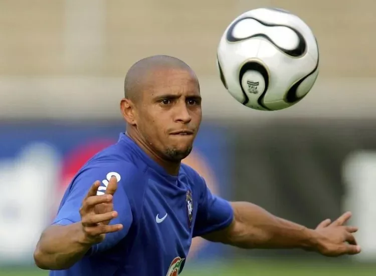 Lagenda Brazil Roberto Carlos Didakwa Sudah Peluk Islam Sejak Empat Minggu Lalu 5 Lagenda Brazil Roberto Carlos Didakwa Sudah Peluk Islam Sejak Empat Minggu Lalu