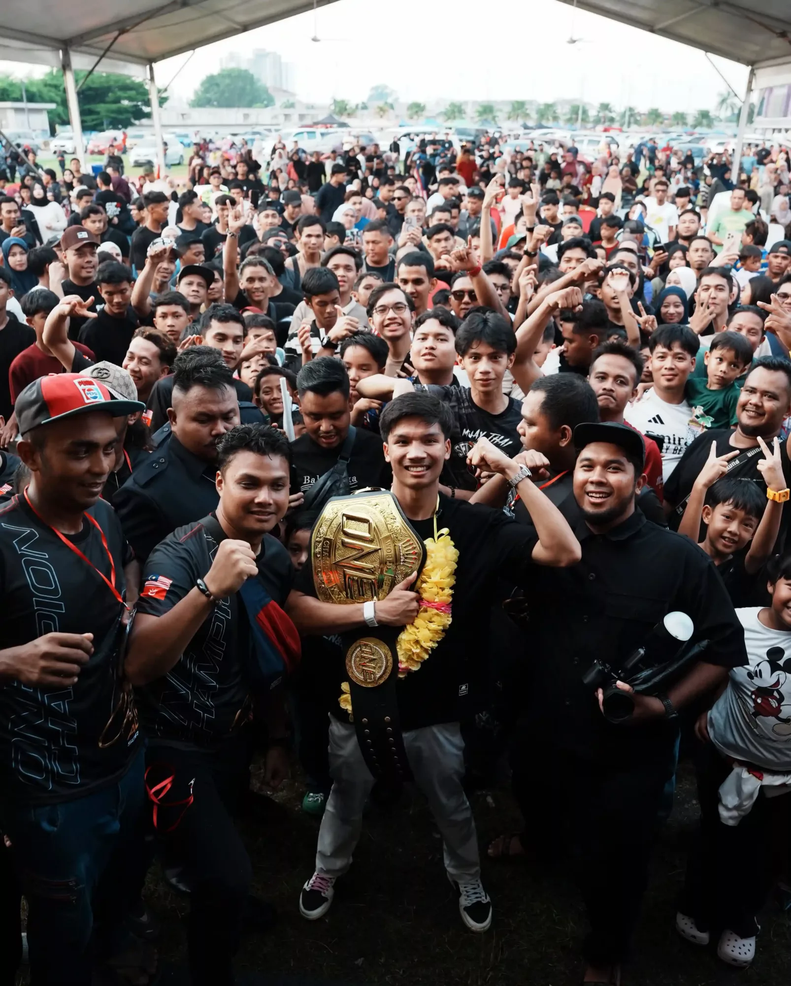 Aliff Rakib Hadiahkan Rumah RM1 Juta Buat Ibu Bapa Selepas Cipta Sejarah Di ONE Championship