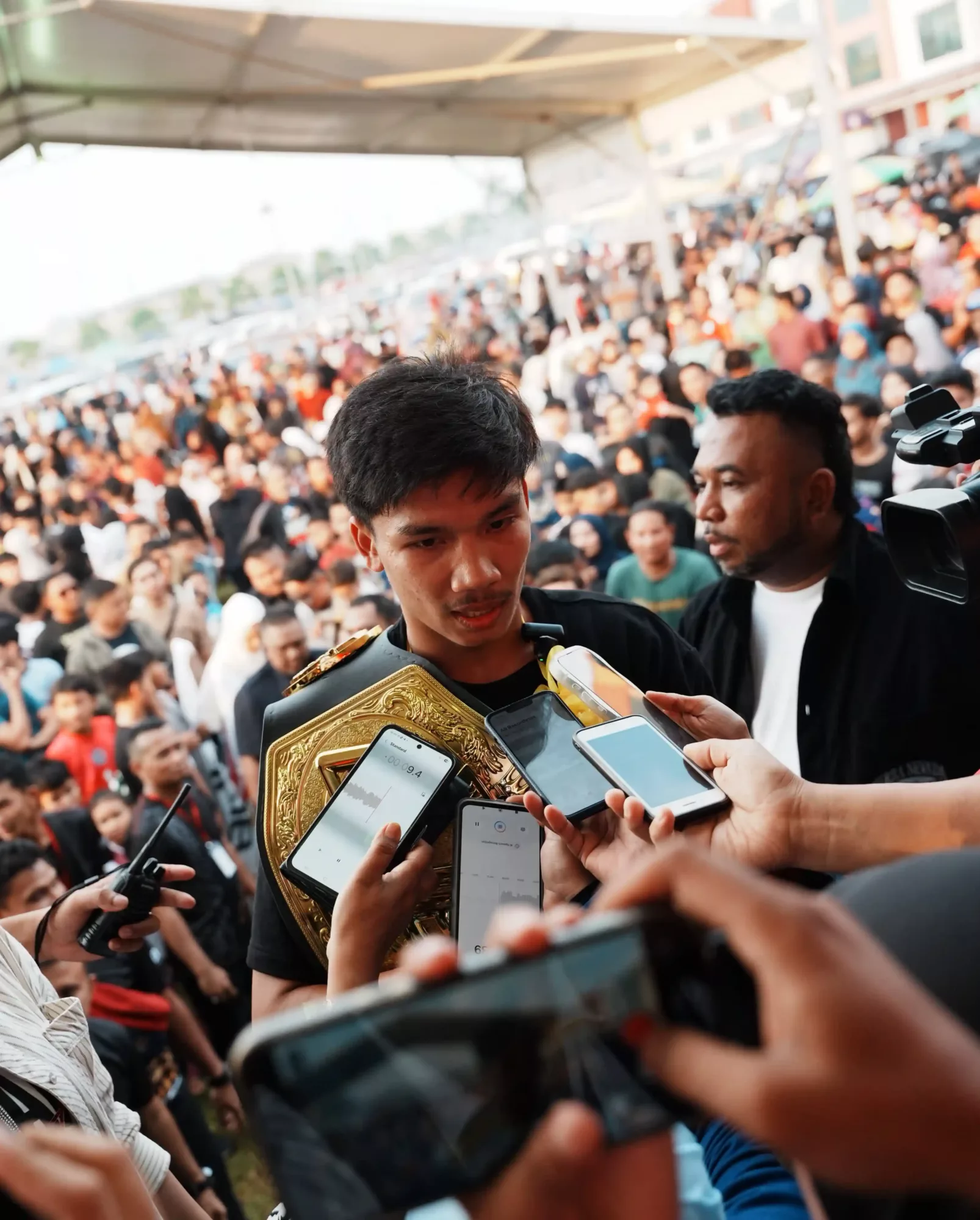 Aliff Rakib Hadiahkan Rumah RM1 Juta Buat Ibu Bapa Selepas Cipta Sejarah Di ONE Championship