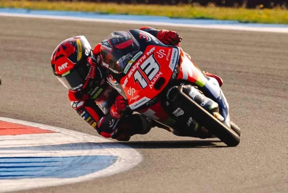 Cuba Elak Pelumba Lain, Hakim Danish Terjatuh Di Silverstone, “Syukur Saya Tak Mengalami Apa-Apa Kecederaan” 3 Cuba Elak Pelumba Lain, Hakim Danish Terjatuh Di Silverstone, “Syukur Saya Tak Mengalami Apa-Apa Kecederaan”