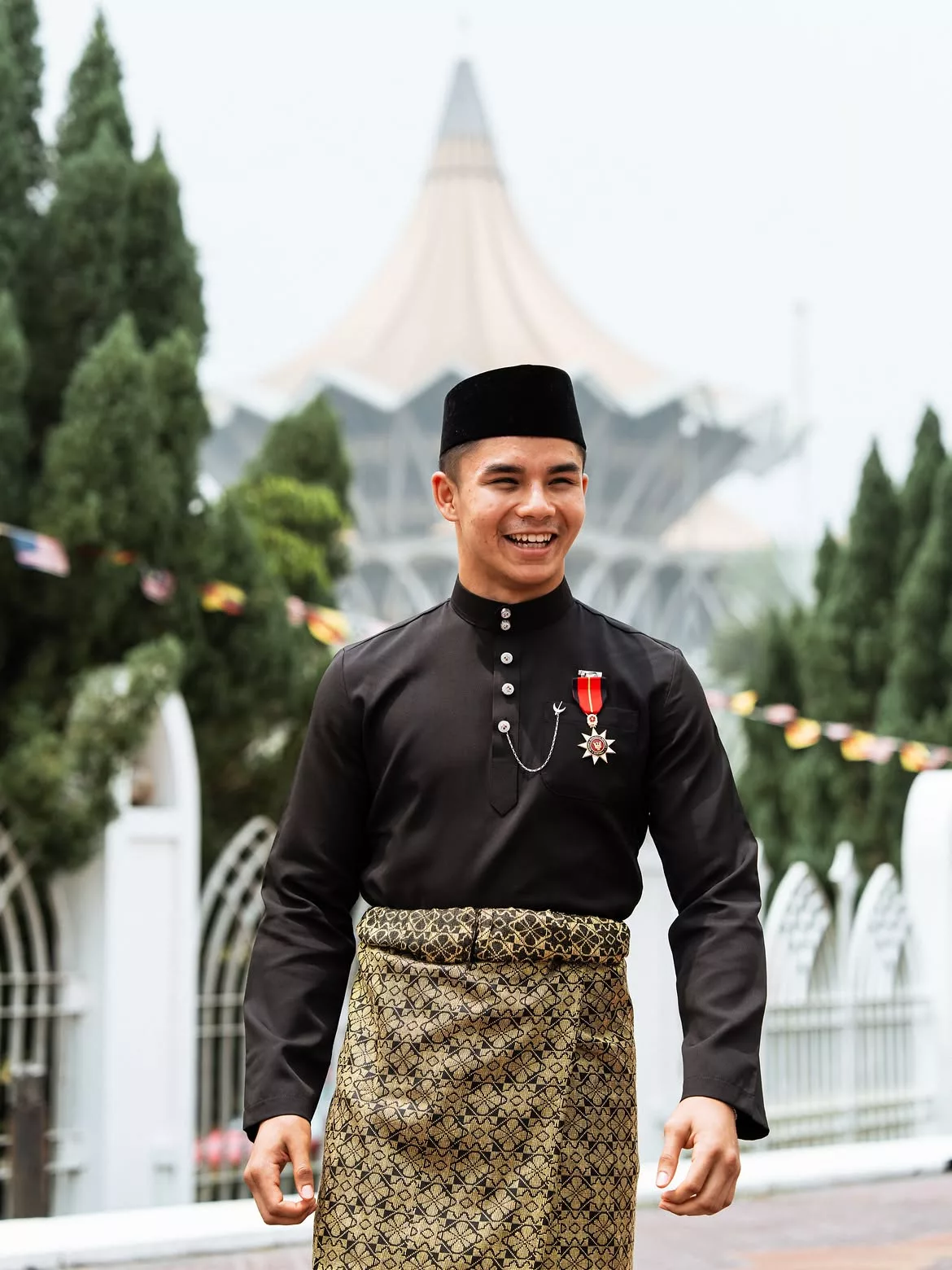 Johan Ghazali Terima Ahli Bintang Sarawak, ‘Dato’ Jojo Soon?’ Gurau Anak Muda 19 Tahun 11 Johan Ghazali Terima Ahli Bintang Sarawak, ‘Dato’ Jojo Soon?’ Gurau Anak Muda 19 Tahun