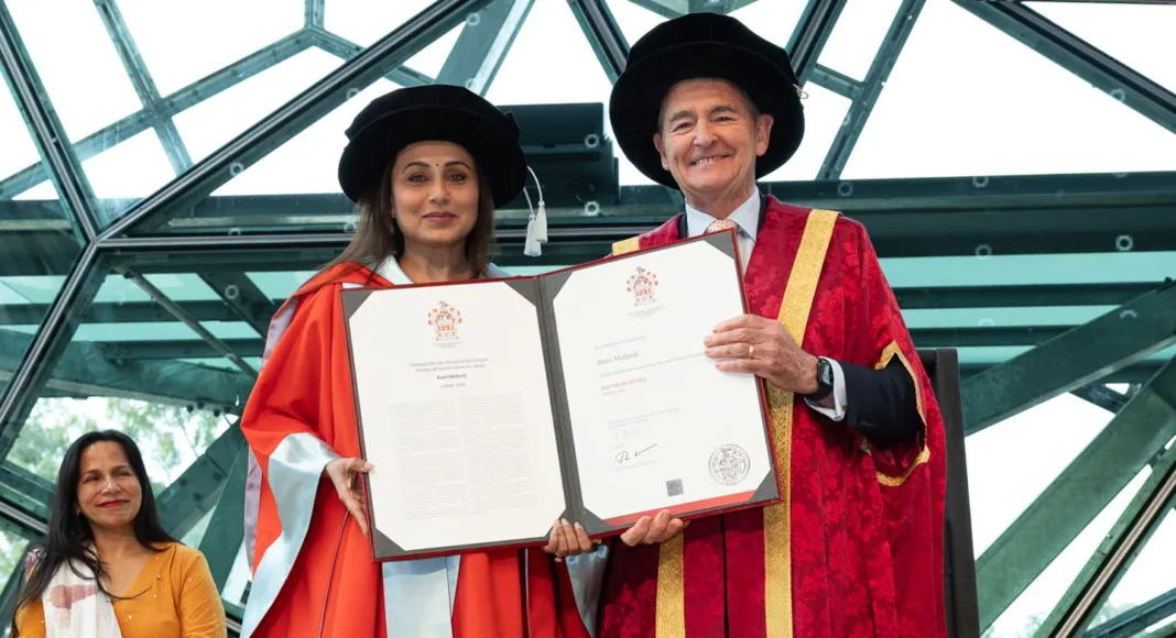 Rani Mukherjee Terima Doktor Kehormat La Trobe University, Ikut Jejak Shah Rukh Khan