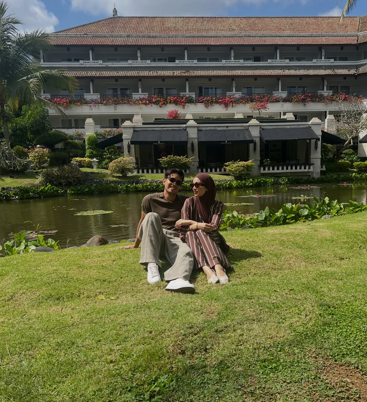 Zahirah MacWilson Curi Perhatian Tampil Berhijab Ketika Bercuti, Warganet Doakan Istiqamah 6 Zahirah MacWilson Curi Perhatian Tampil Berhijab Ketika Bercuti, Warganet Doakan Istiqamah