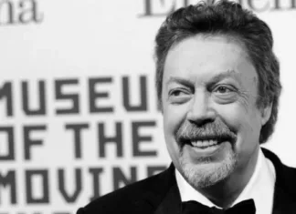 Bintang Ikonik ‘The Rocky Horror Picture Show’, Tim Curry Meninggal Dunia Pada Usia 80 Tahun