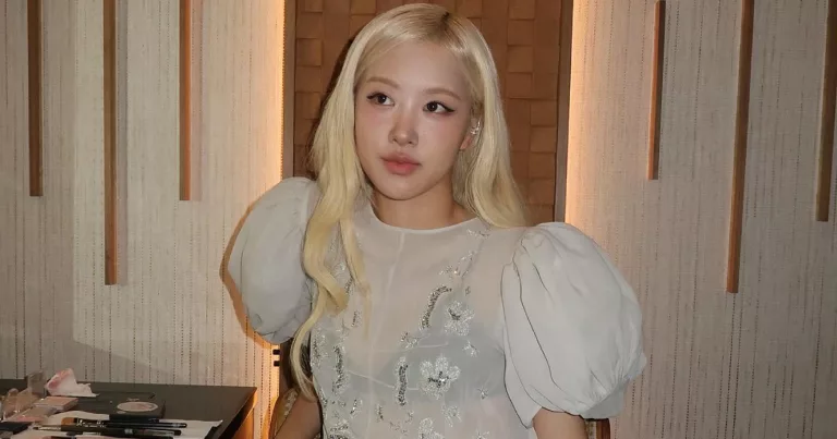 “Saya Benar-Benar Minta Maaf” Sambutan 10 Tahun BLACKPINK Dikritik, Rosé Tampil Mohon Maaf Kepada BLINK