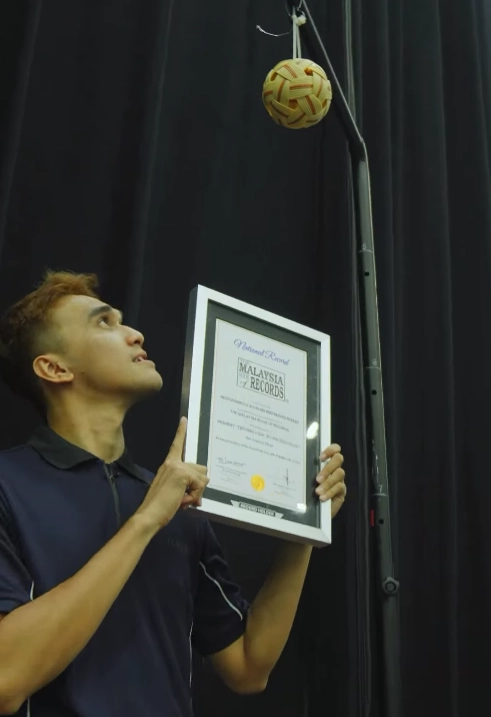 Syahir Rosdi Cipta Rekod Malaysia Book of Records, Sepakan 'Tekong' Cecah 2.28 Meter