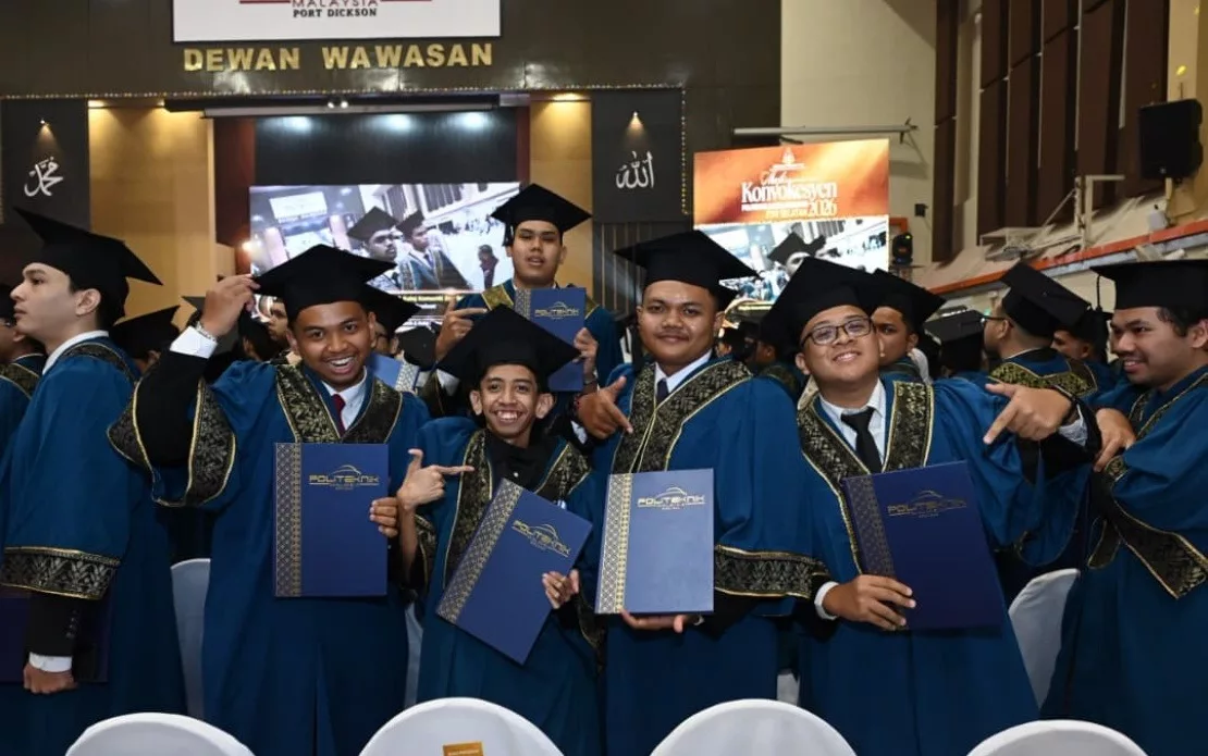 Diuji Dengan Sindrom Marfan & Skoliosis, Muhammad Akmal Tetap Cemerlang Raih HPNM 3.81 4 Diuji Dengan Sindrom Marfan & Skoliosis, Muhammad Akmal Tetap Cemerlang Raih HPNM 3.81